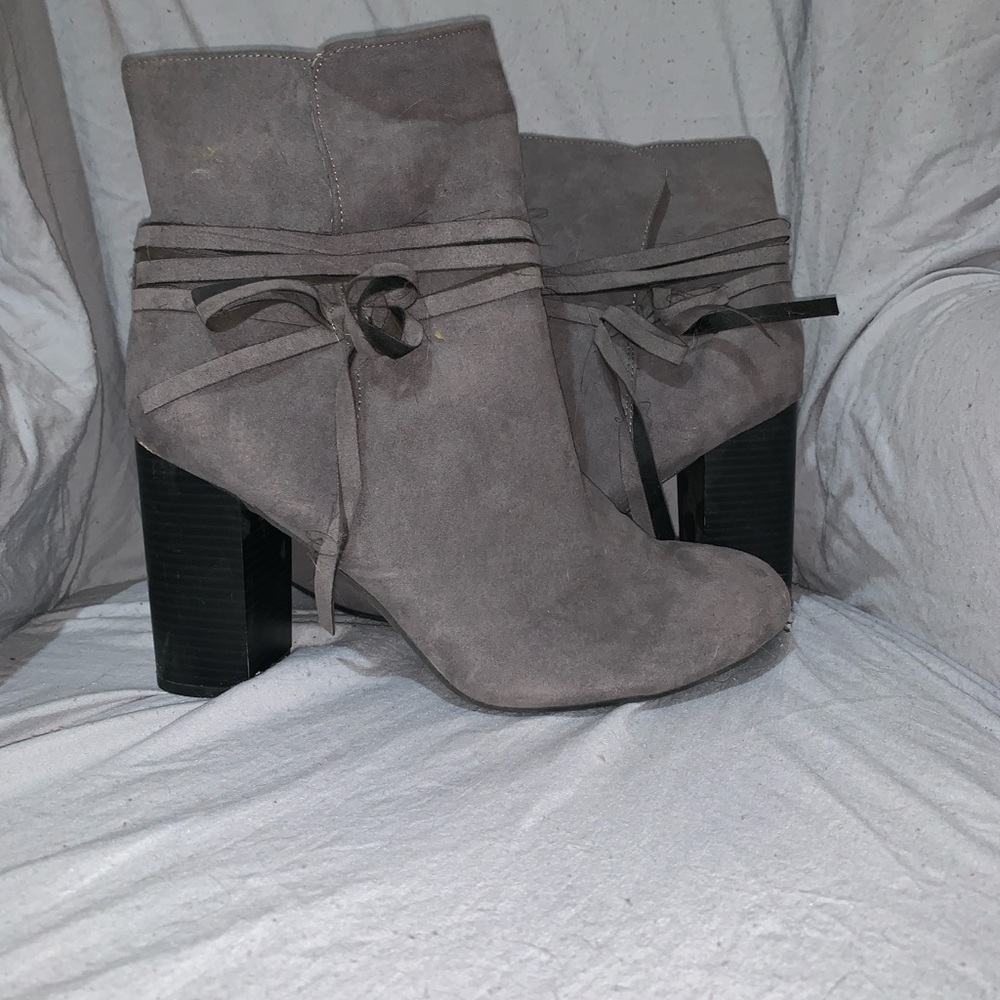 Christian Siriano Gray Ankle Boots with Slouchy Design and Chunky Heel